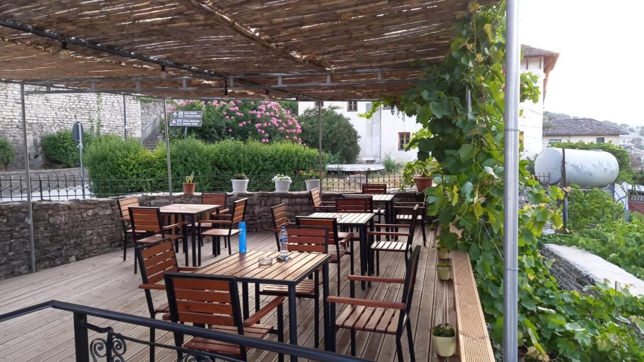 Gjirokastër Silver Hill Guesthouse מראה חיצוני תמונה