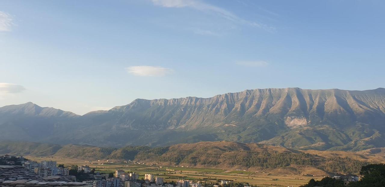 Gjirokastër Silver Hill Guesthouse מראה חיצוני תמונה