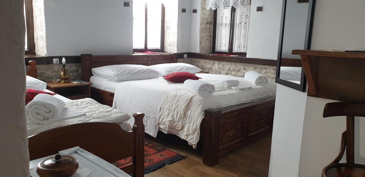 Gjirokastër Silver Hill Guesthouse מראה חיצוני תמונה