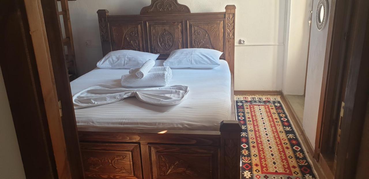 Gjirokastër Silver Hill Guesthouse מראה חיצוני תמונה