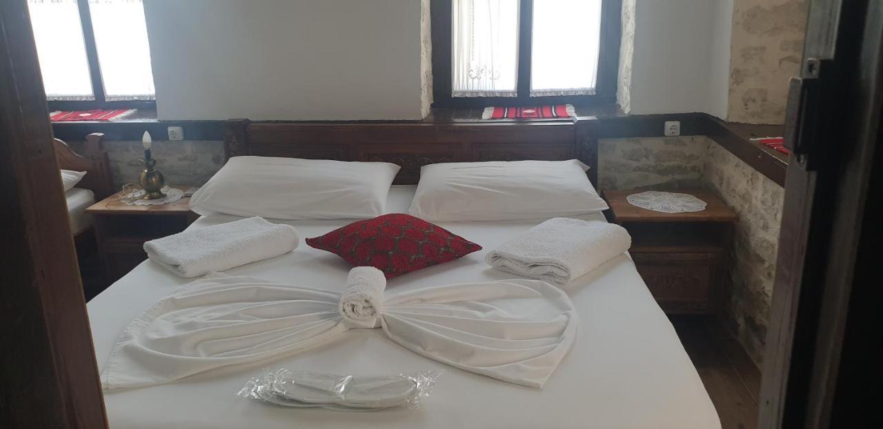 Gjirokastër Silver Hill Guesthouse מראה חיצוני תמונה