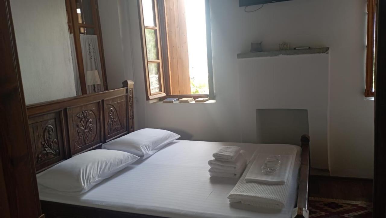 Gjirokastër Silver Hill Guesthouse חדר תמונה