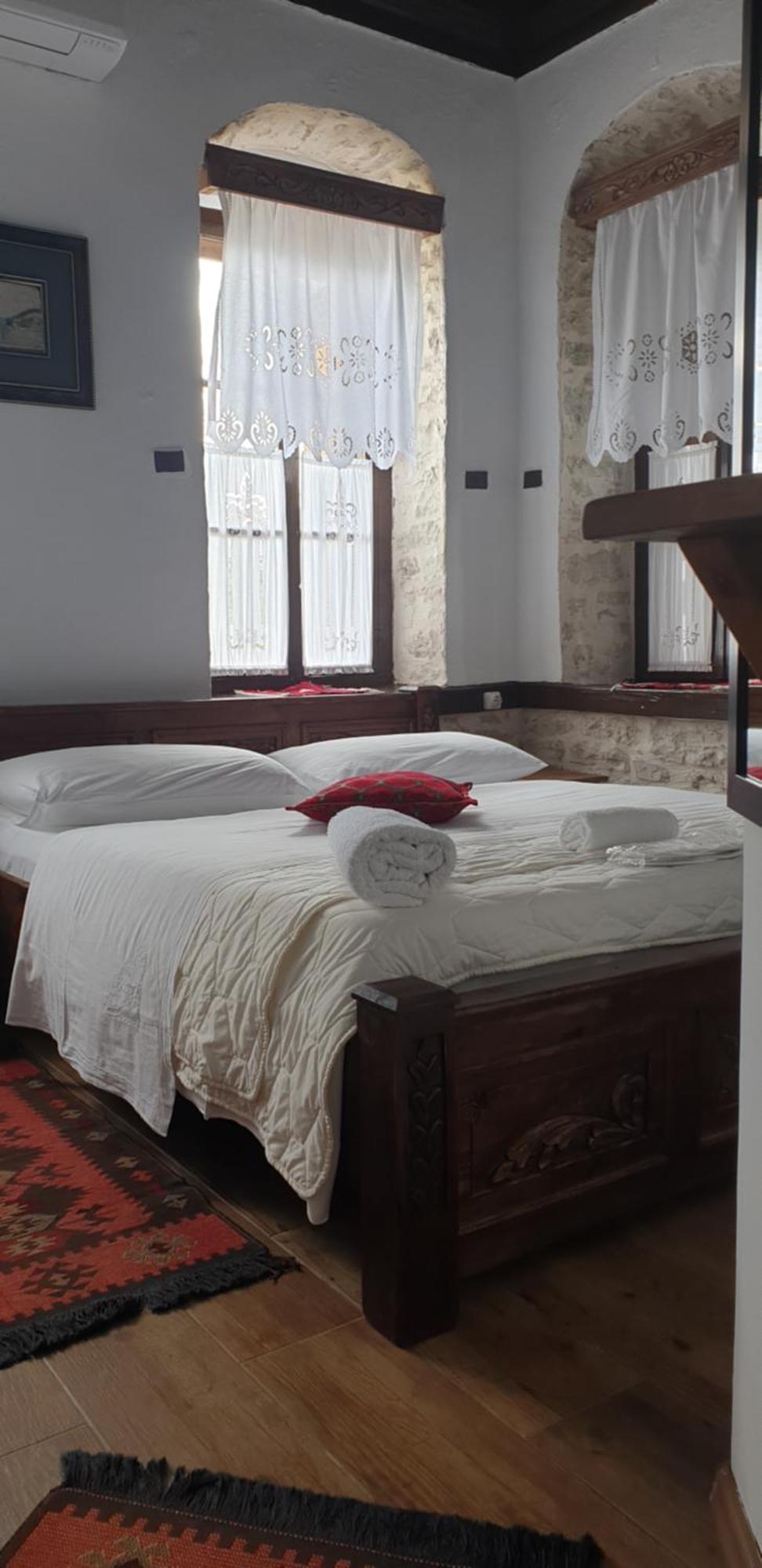 Gjirokastër Silver Hill Guesthouse חדר תמונה