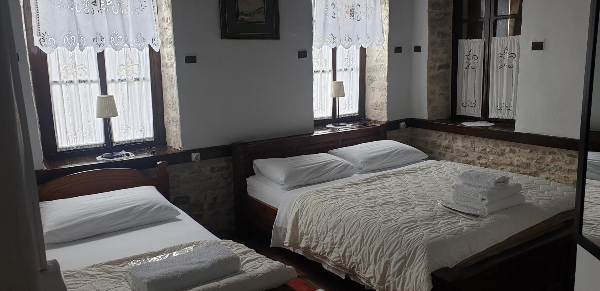 Gjirokastër Silver Hill Guesthouse חדר תמונה