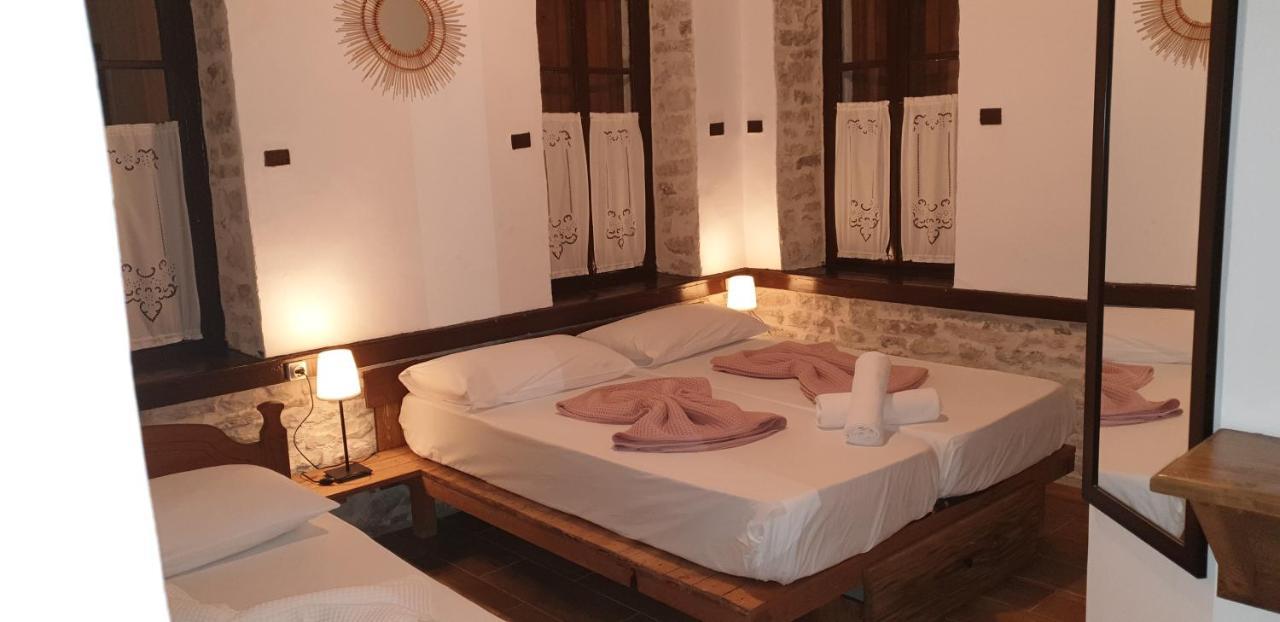 Gjirokastër Silver Hill Guesthouse מראה חיצוני תמונה